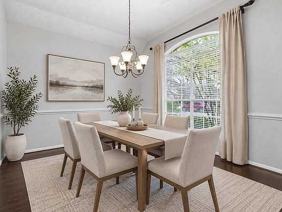 3rd image of 19027 Appletree Hill Ln