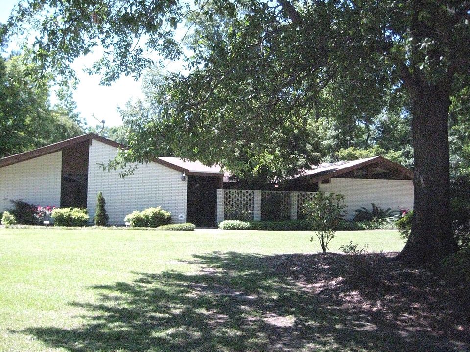 1st image of 1051 Clarendon Ave