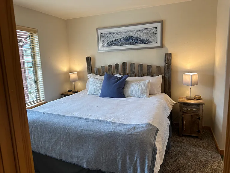 424 Wolf Park Ln — Photo 6