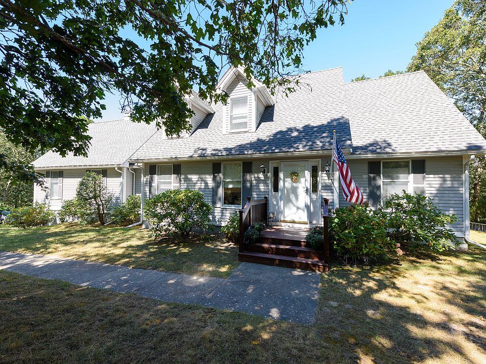 1st image of 6 Bayes Hill Cir