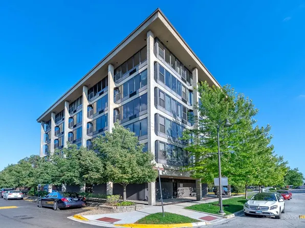 345 E Eastgate Pl APT 306, Chicago, IL 60616