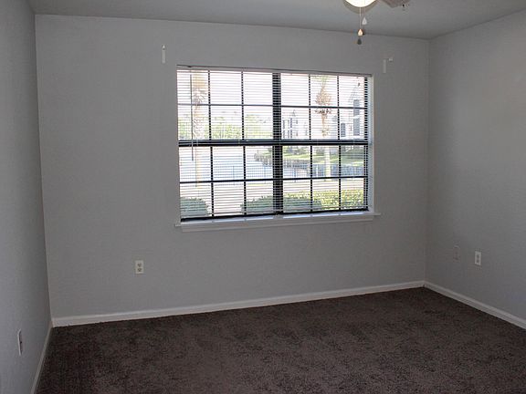 5th image of 800 Boardwalk Dr APT 613