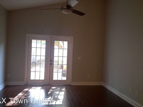 4th image of 1910 White Ave