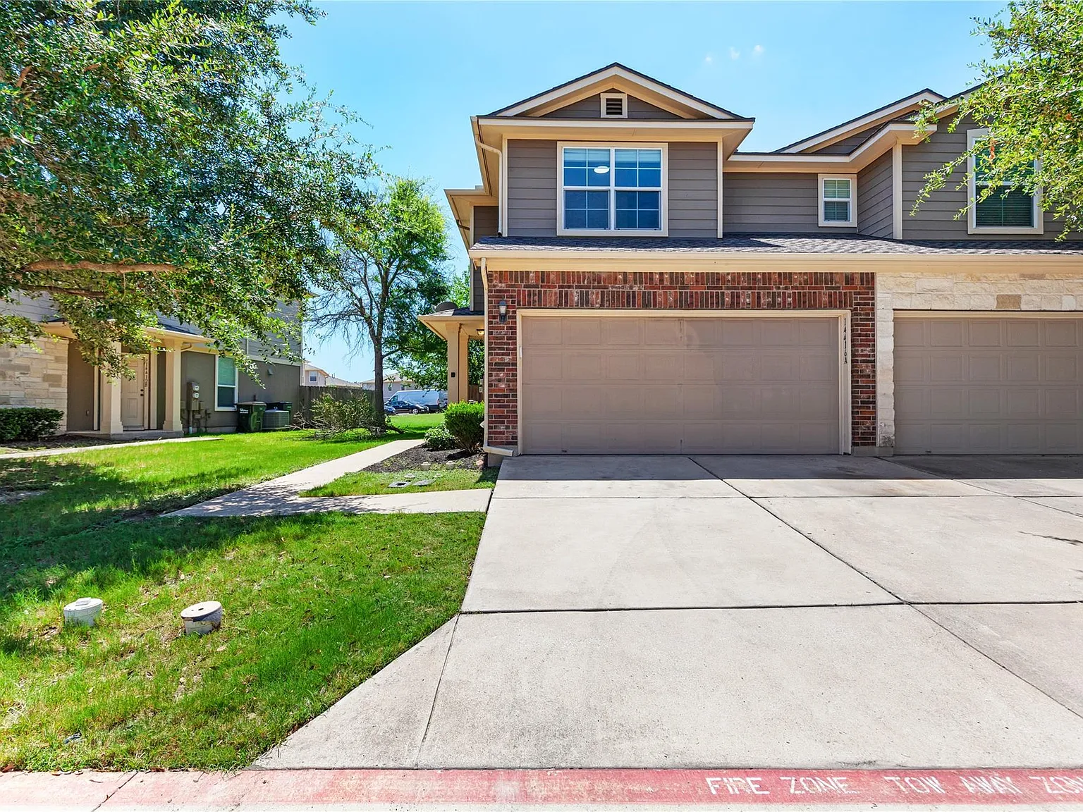 3 bed, 2.5 bath, 1476 sqft, $1,900 — Photo 2