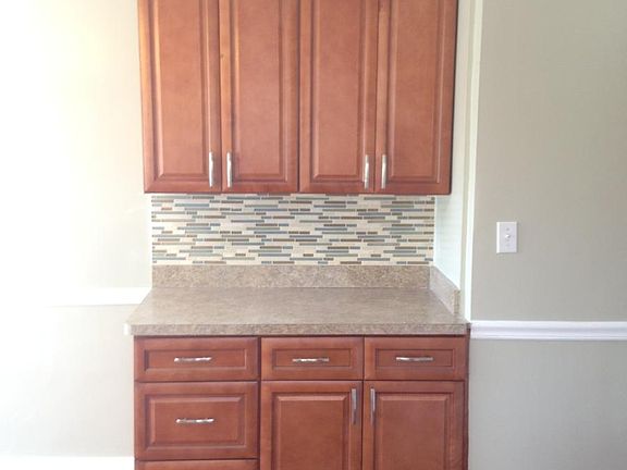 3rd image of 121 Bradley Ct