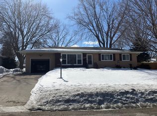 1413 Highland Pl, Faribault, MN 55021