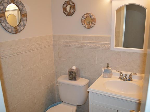 1/2 Bath