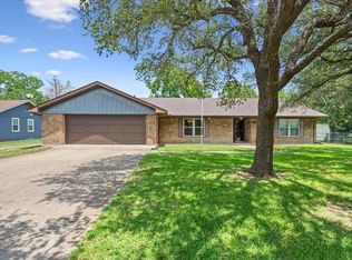 109 Hilltop St, Riesel, TX 76682
