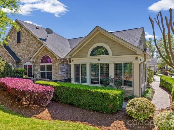 768 Ledgestone Ct, Tega Cay, SC 29708