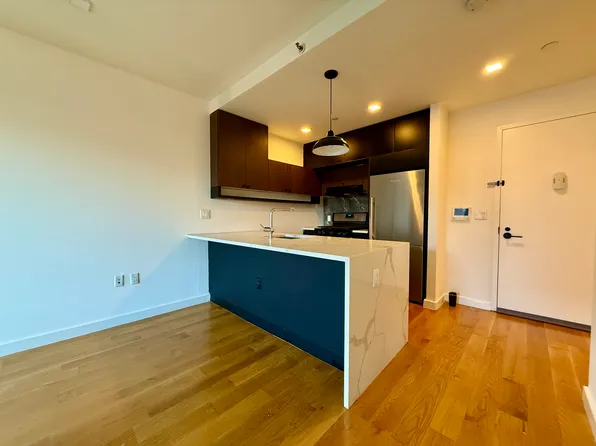 25 East 19th Street image 2 of 14