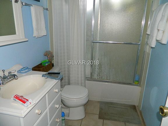 2nd image of 1549 Del Mar Ave