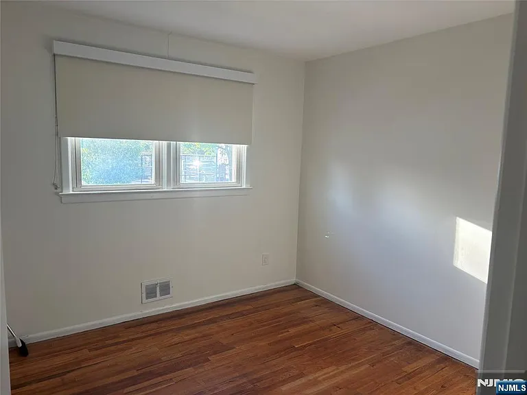 322 Grove St — Photo 12