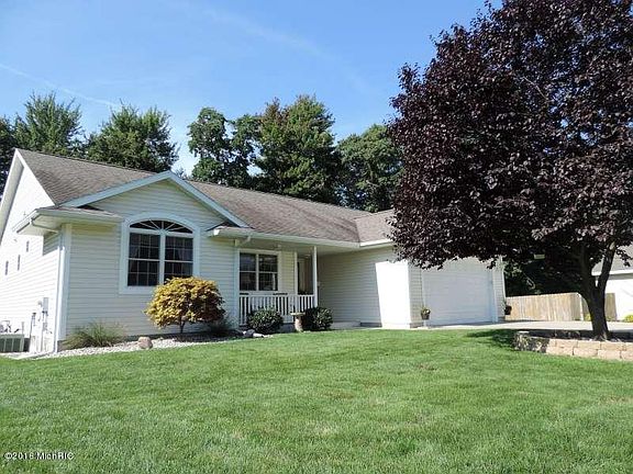 2nd image of 827 S Brookside Dr