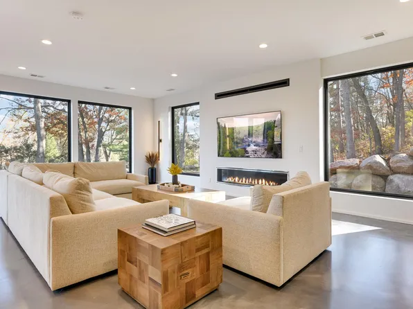 1701 Pine St W, Stillwater, MN 55082