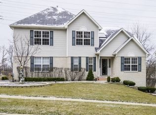 10 Chestnut Ct, Elgin, IL 60120