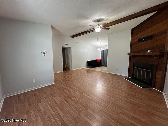 4th image of 710 Terrace Ct