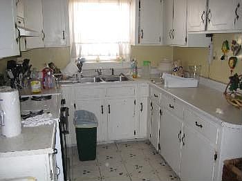 5th image of 3619 E Yandell Dr