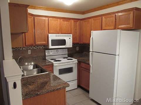 3rd image of 38619 Wellington Dr
