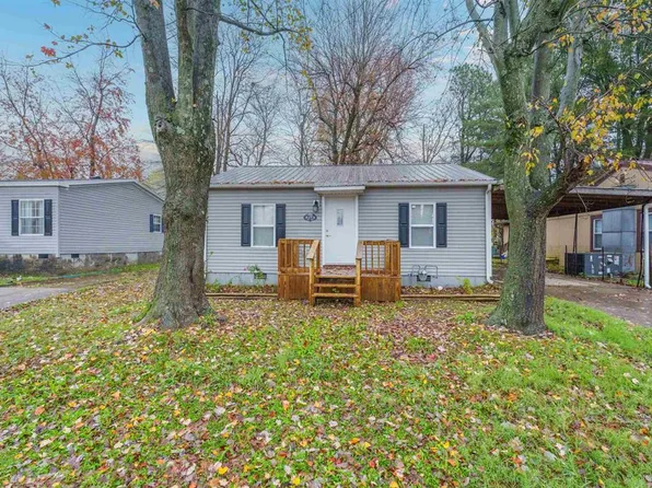 712 Oak St, Livermore, KY 42352