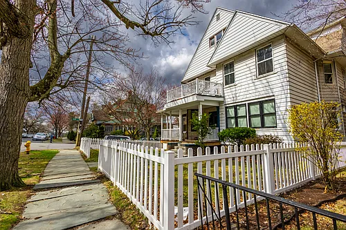 601 Clay Ave #1 Photo 1