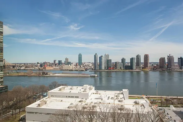 Rented by Town Residential | media 19