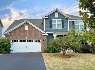 4 Andrew Ln, Hawthorn Woods, IL 60047