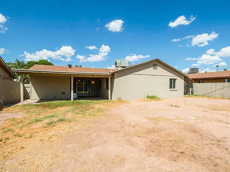 1535 W Capri Ave — Photo 22
