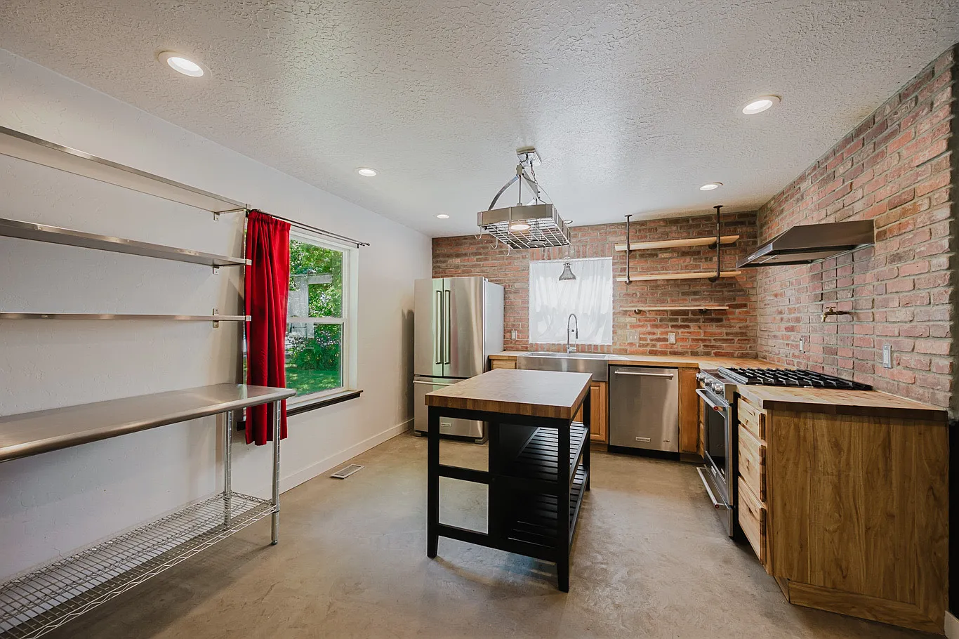 Smithfield home — Photo 4