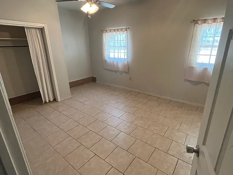 4304 Meadowpark Dr — Photo 8