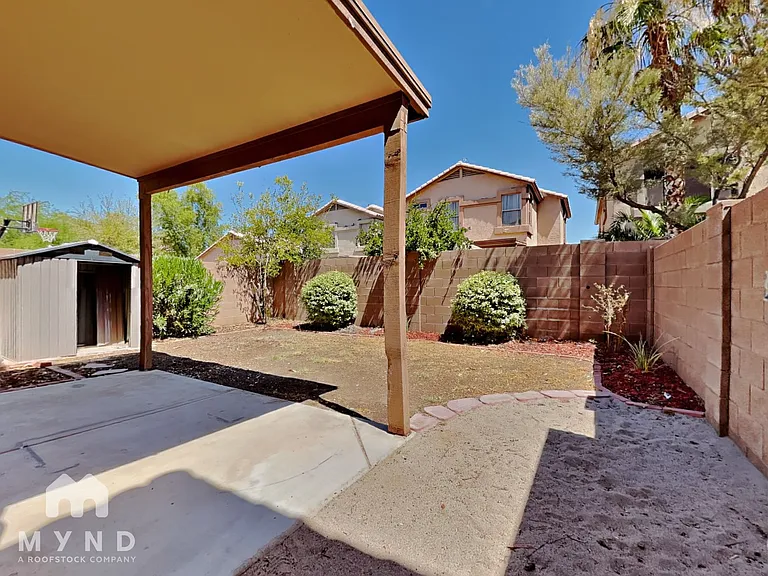 10524 W Almeria Rd — Photo 29