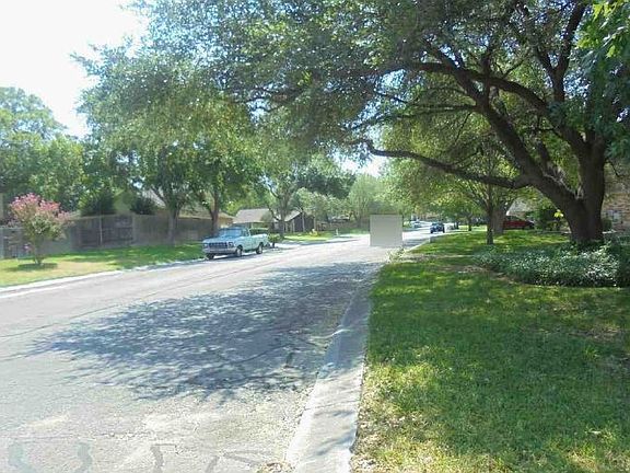 Exterior Neighborhood (street photo)