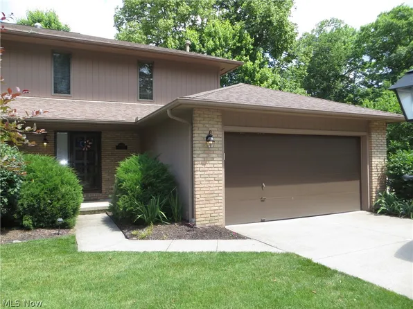 18606 Buccaneer Creek Ln #16, Strongsville, OH 44136