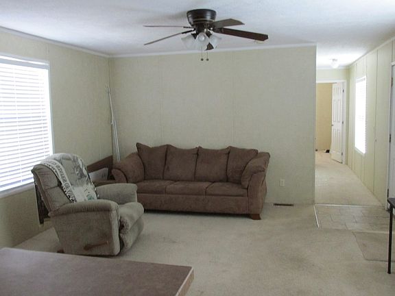 4th image of 198 Peacock Ln
