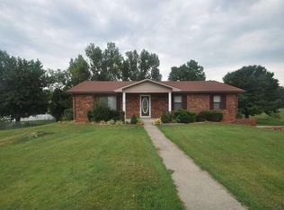 1353 Hunters Ln, Radcliff, KY 40160