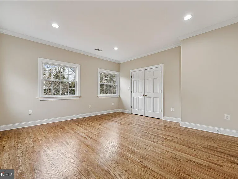 4902 Derussey Pkwy — Photo 75