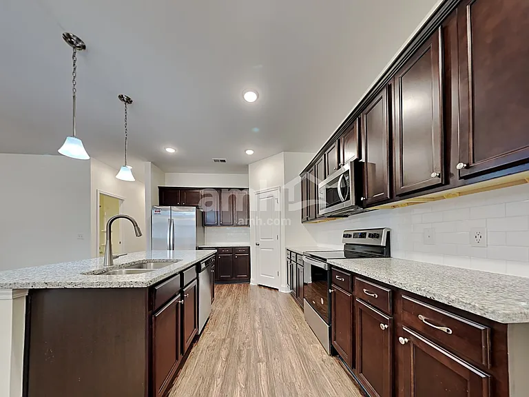 408 Ronter Ct — Photo 4