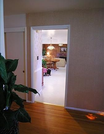 5th image of 2428 Schubert Ave