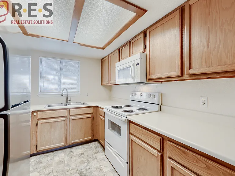 1302 S Cathay Ct #202 — Photo 2