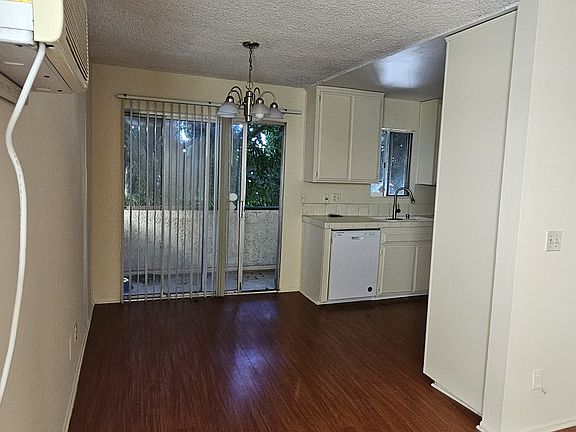 4th image of 1941 Beloit Ave APT 2