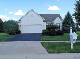 715 Ridge Lake Ct, Perrysburg, OH 43551
