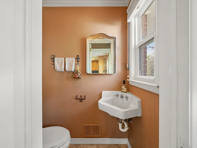 38 Carlson Ct — Photo 5