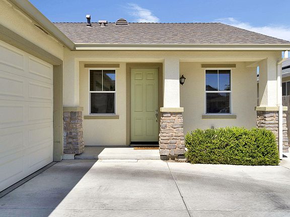 3rd image of 1316 Greenbrier Drive