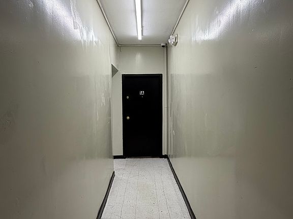 5th image of 246 Roseville Ave #1