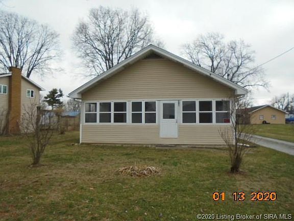 2nd image of 915 N Hayes Ave