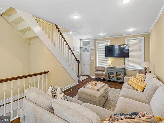 4th image of 1734 Webster St