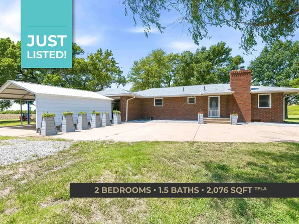 861 E 40th St S, Wellington, KS 67152