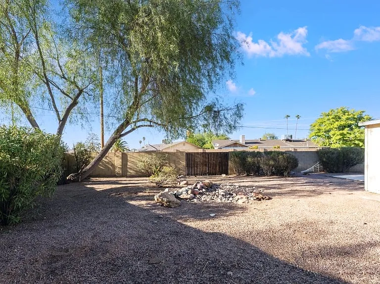 1702 E Gaylon Dr — Photo 24