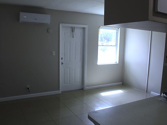 4th image of 4434 Venus Ave #B
