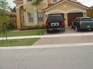 8873 NW 185th St, Hialeah, FL 33018