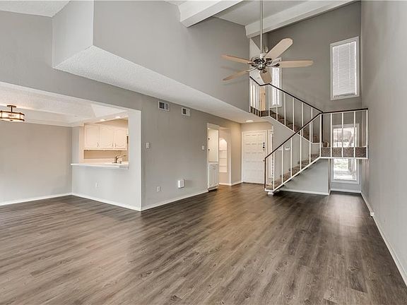 3rd image of 3193 Golden Oak